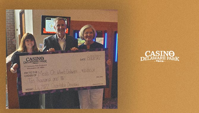 Meals on Wheels Delaware receives  10 000 Delaware Park Casino   Racing donation